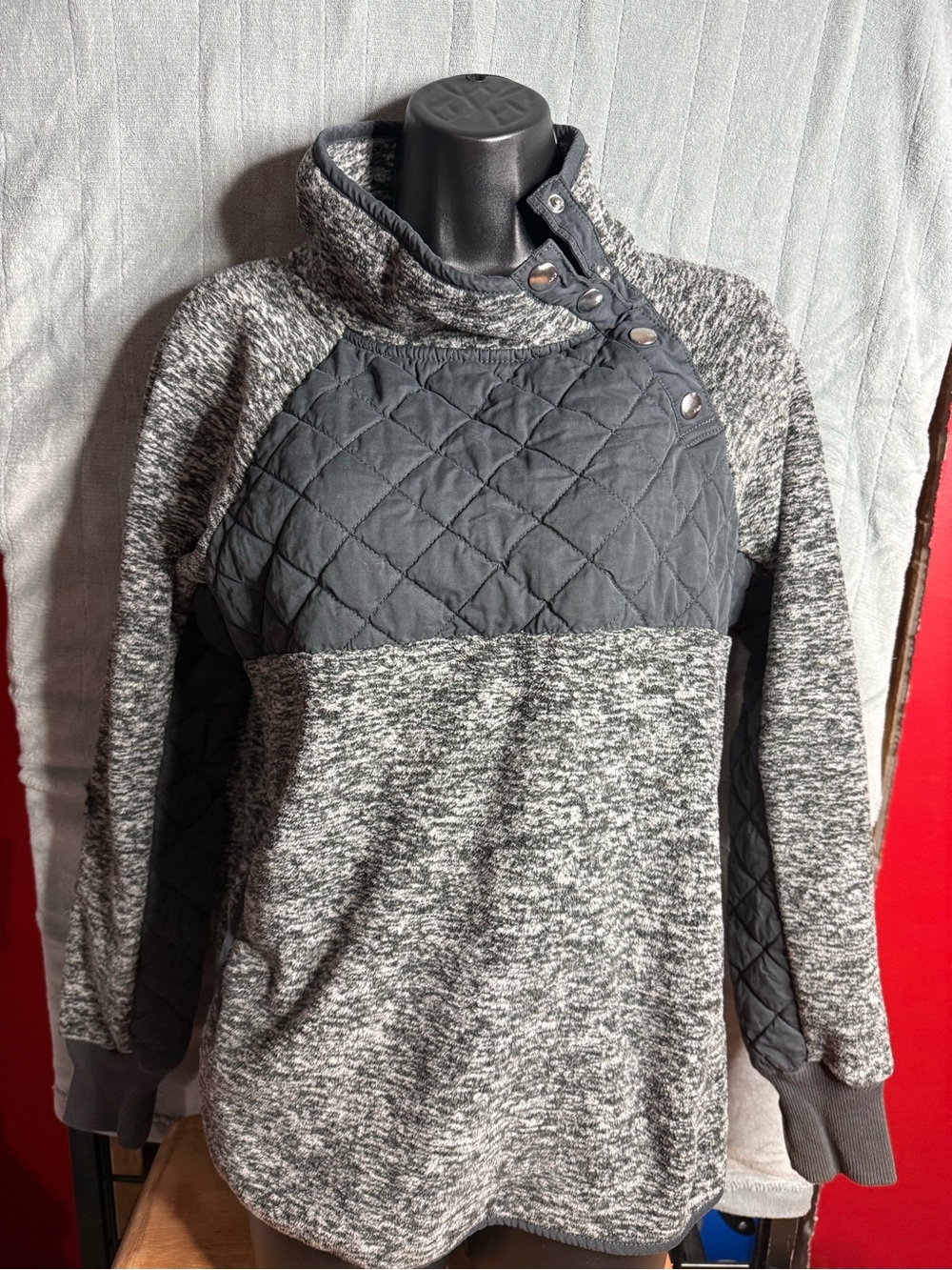 Abercrombie & Fitch Quilted Charcoal and Heather Gray Funnel Neck Pullover